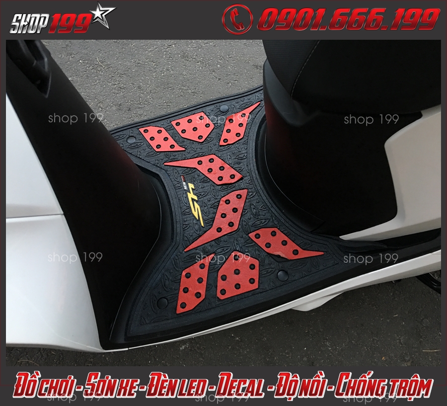 Hình ảnh: Thảm để chân được chế tạo từ cao su tổng hợp, bền hơn giúp để chân êm hơn, dễ lau chùi hơn cho xe Honda SH 2018 2019 2020 150i 125i tai Tp.HCM.